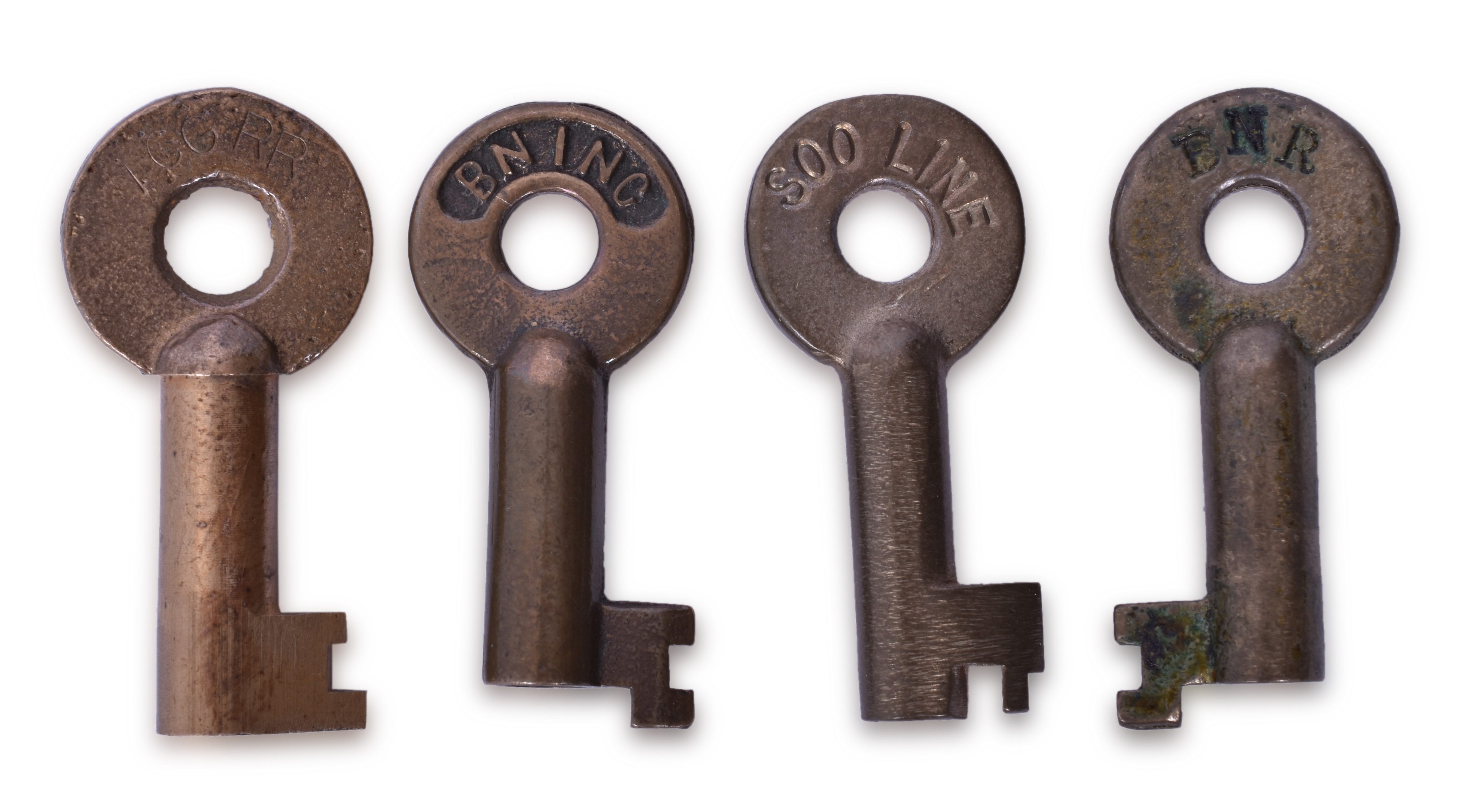 3016 - Four Brass Railroad Keys - Illinois Central Gulf, Burlington Northern, Soo Line thumbnail