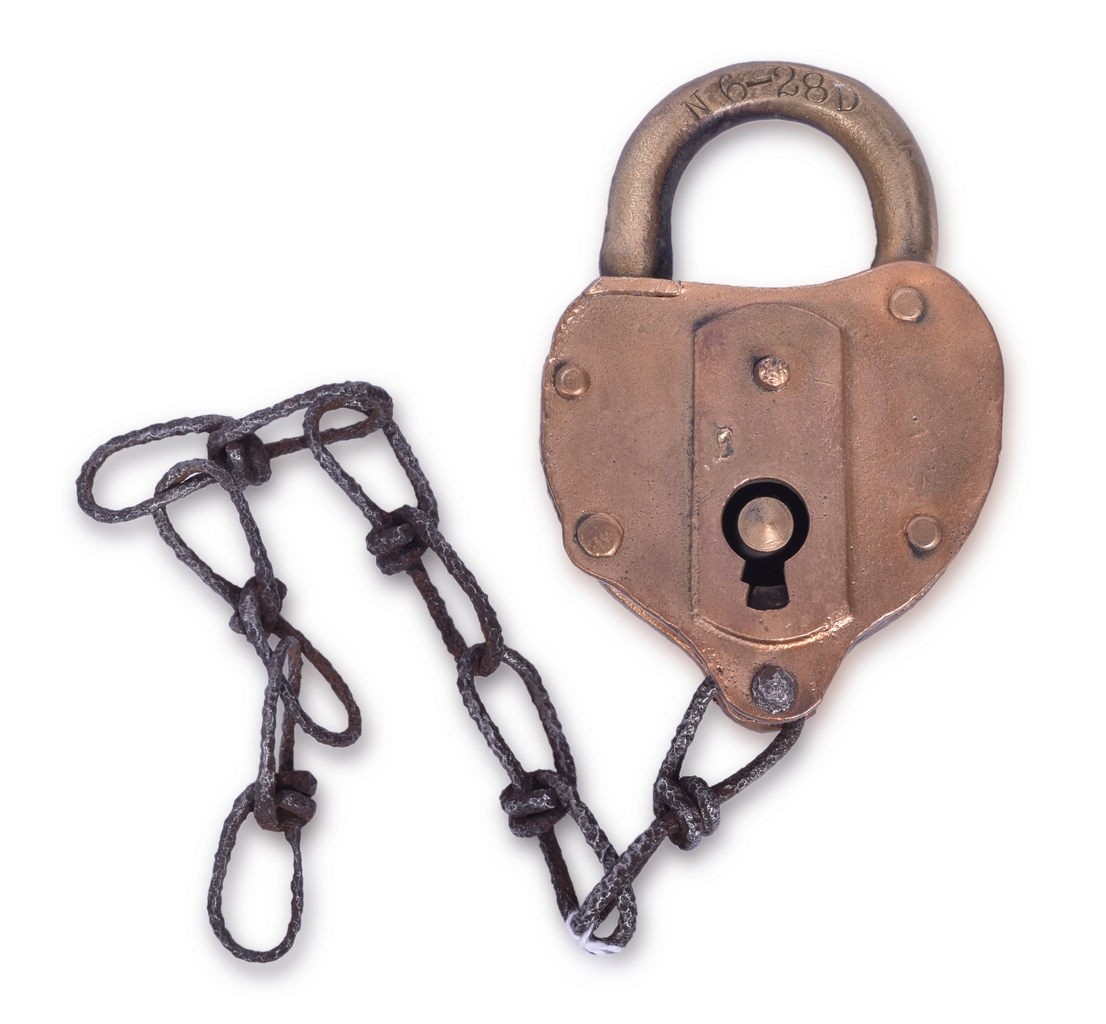 4026 - Louisville And Nashville Railroad Brass Heart Shaped Lock thumbnail