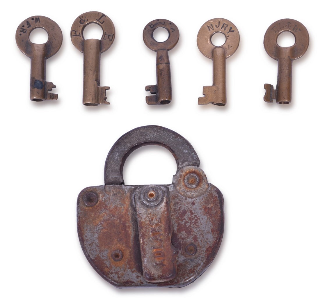 4048 - Adlake Steel Lock & Five Railroad Brass Keys - Pittsburgh & Shawmut, W.F.R., Pittsburgh & Lake Erie, etc. thumbnail
