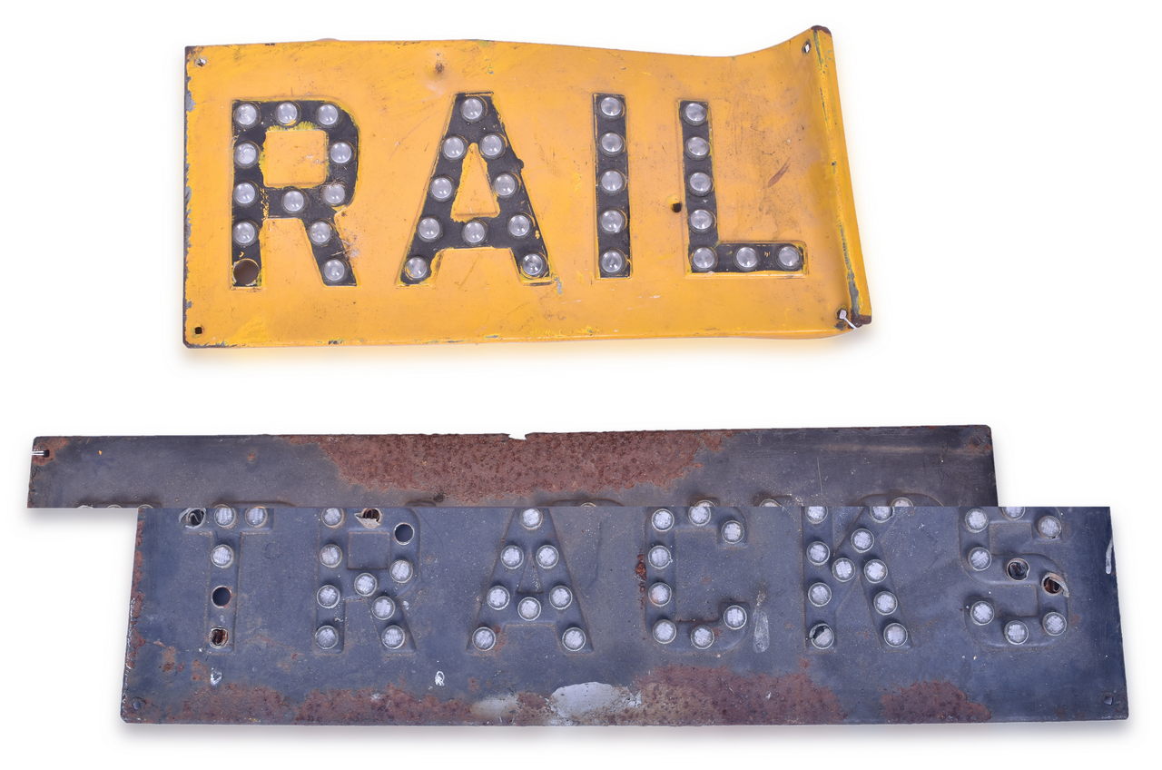 4092 - Pair of Cat Eye Partial Railroad Signs - 
