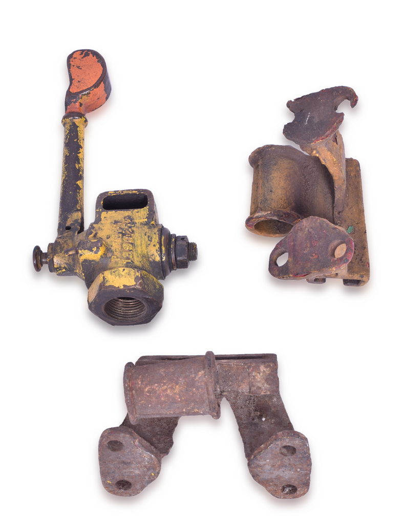4220 - Sherburn Railroad Caboose Whistle and Cast Iron Marker Lamp Brackets thumbnail