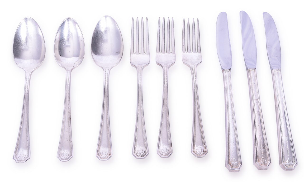 4261 - 9 Pieces of Pullman Company / International Silver Co. Railroad Silverware Roosevelt Pattern thumbnail