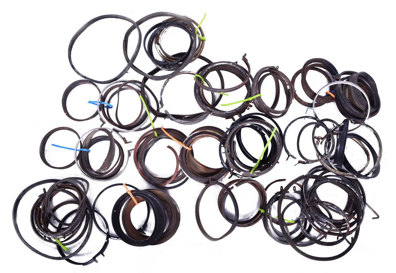 4280 - 5 Gallon Bucket Filled with Railroad Lantern and Lamp Lens Retaining Rings thumbnail