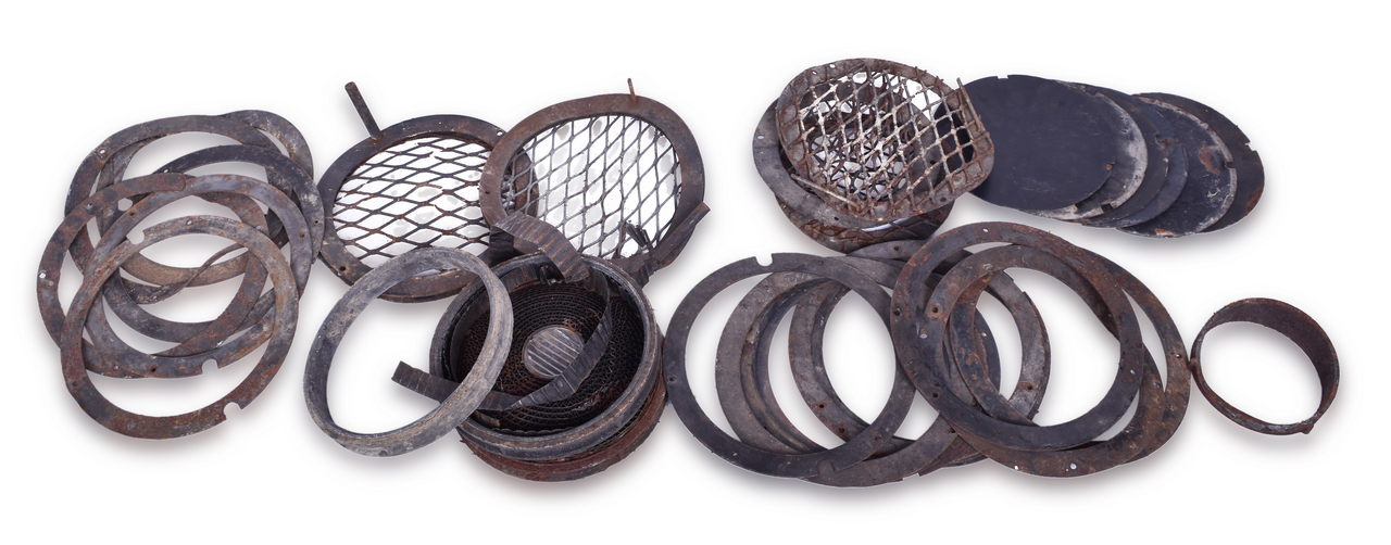 4288 - Union Switch & Signal Phankill, Rock Guard, and Black Out Plate - Signal Parts Lot thumbnail