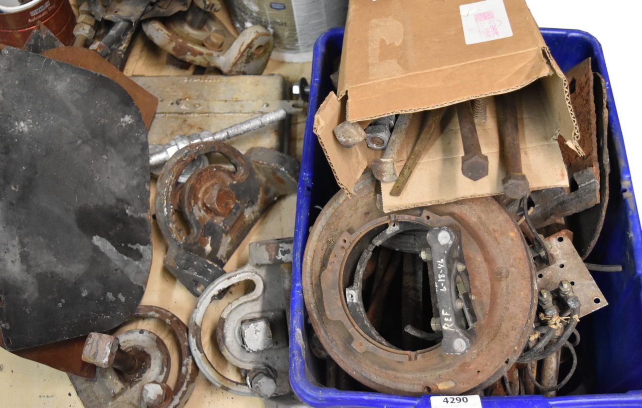 4290 - Pallet of Signal Mounting Parts, Bolts, Hardware, Signal Lights, etc. thumbnail