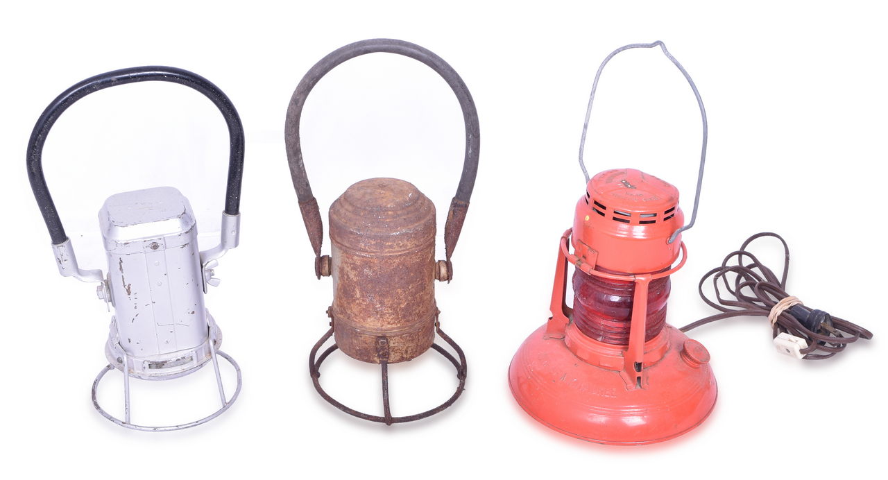 4332 - Dietz 40 Traffic Guard Lantern and Two Battery Powered Lanterns thumbnail