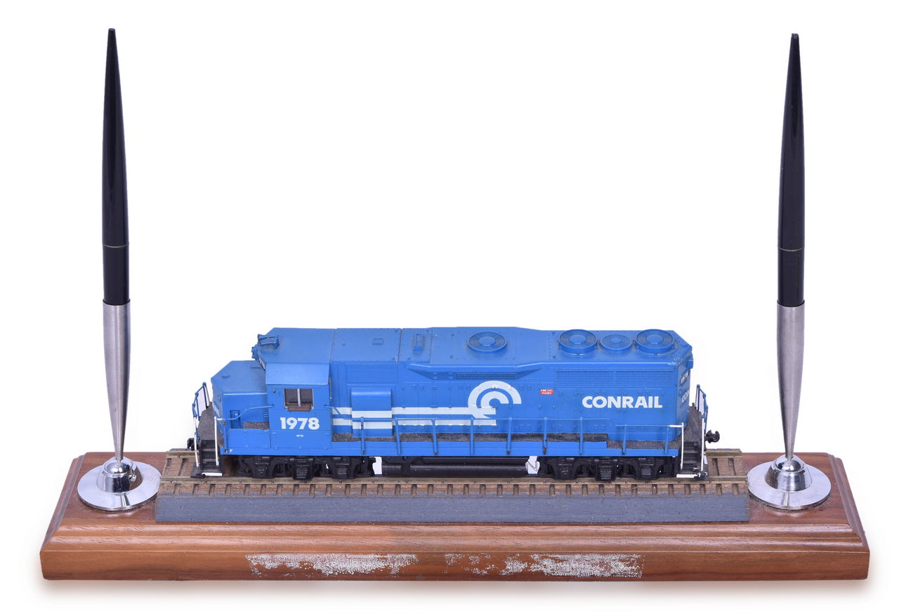 4406 - 1978 Conrail Railroad Executive Desk Pen Set thumbnail