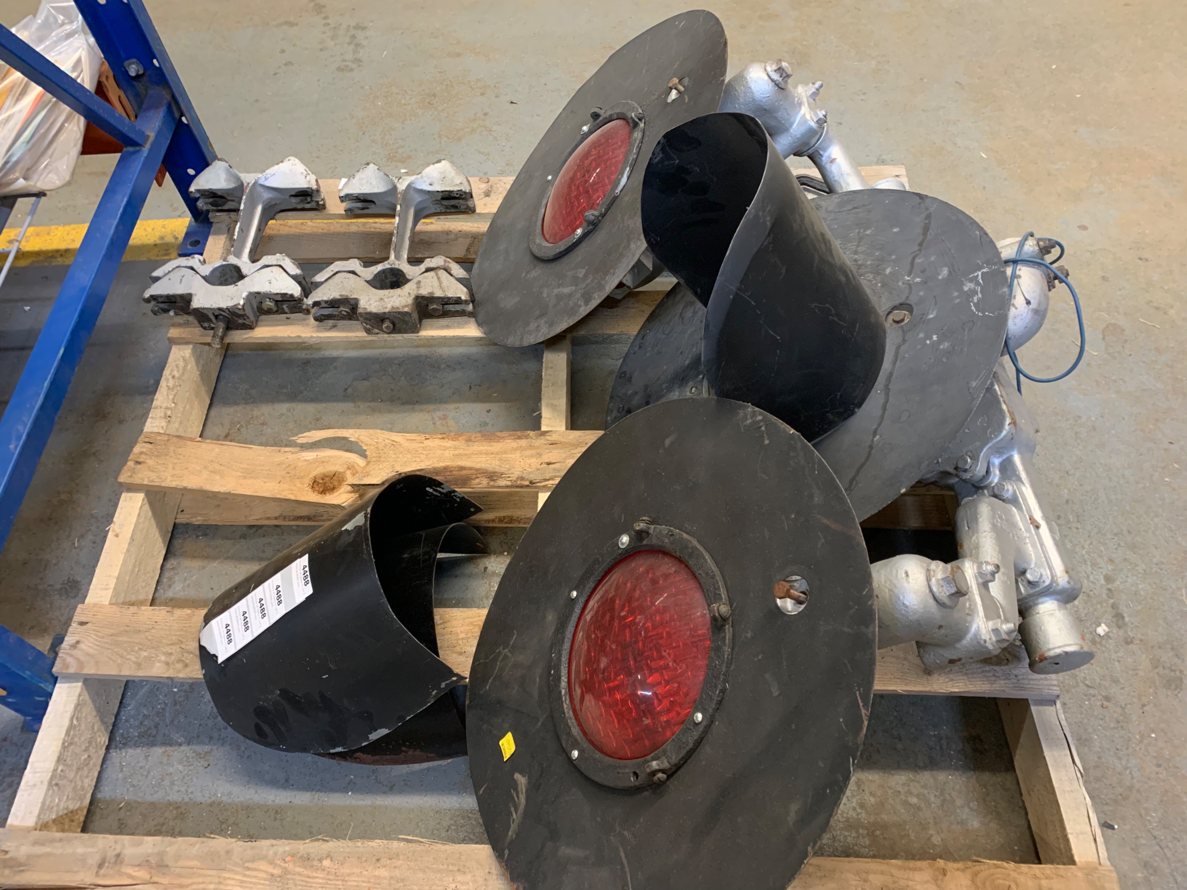 4488 - Group of Three Western Railroad Supply Railroad Crossing Lights w/ Extra Sign Mounts thumbnail