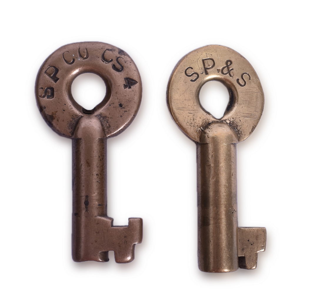 5093 - Pair of Adlake Railroad Brass Keys - Southern Pacific and Seattle, Portland, and Spokane thumbnail
