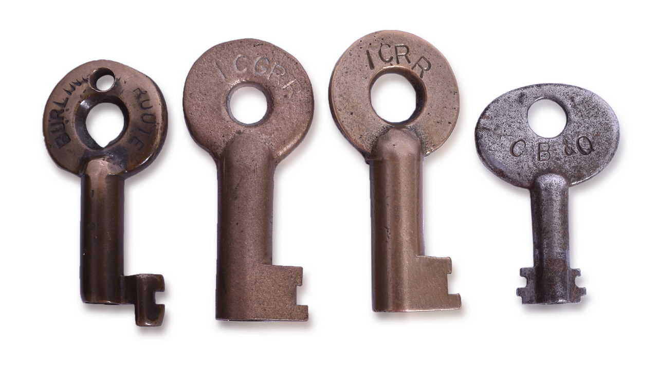 5099 - Group of 4 Railroad Keys - Burlington Route and Illinois Central - Adlake thumbnail