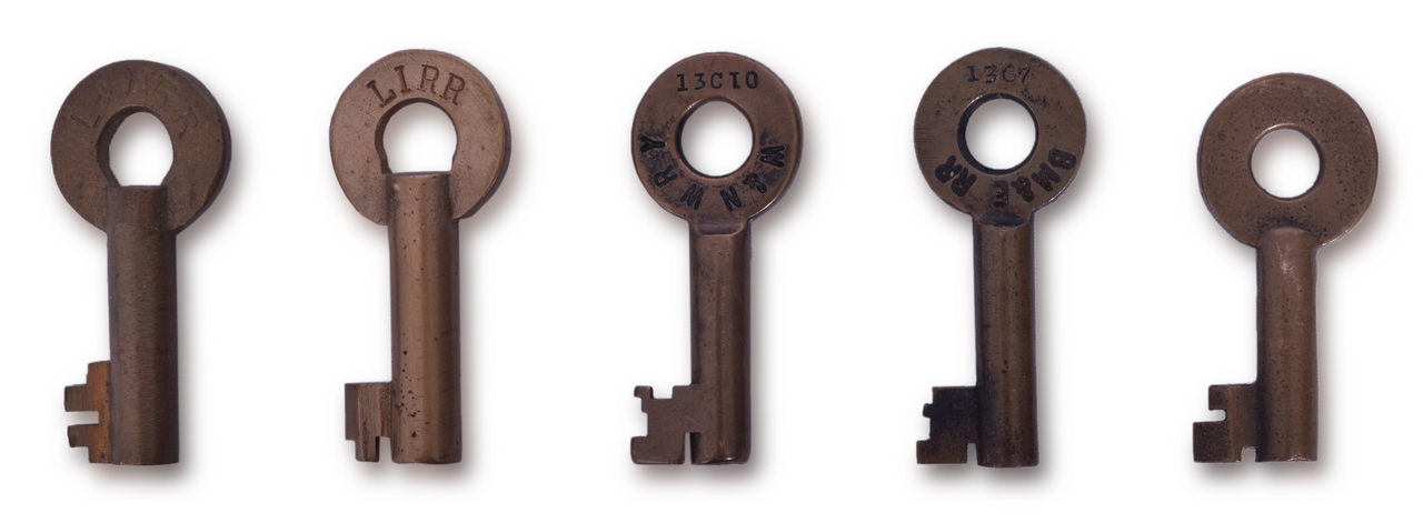 5268 - Five Brass Railroad Keys - Southern, Long Island, Louisville & Nashville, Beaver, Meade & Englewood, W&NWRY thumbnail