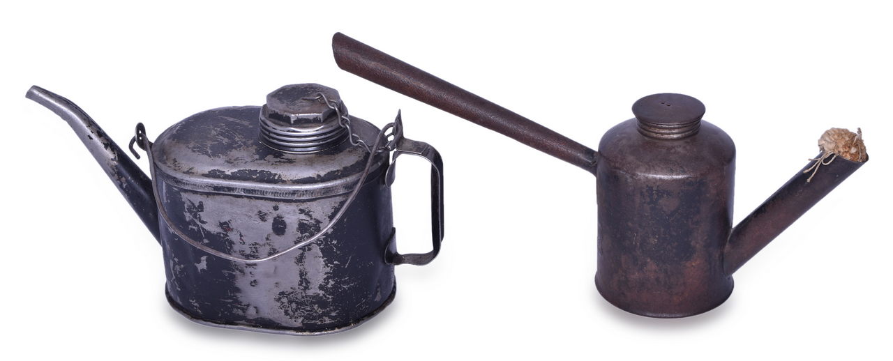 5270 - Union Pacific Railroad Hand Torch and Atchinson Topeka & Santa Fe Kerosene Canister thumbnail