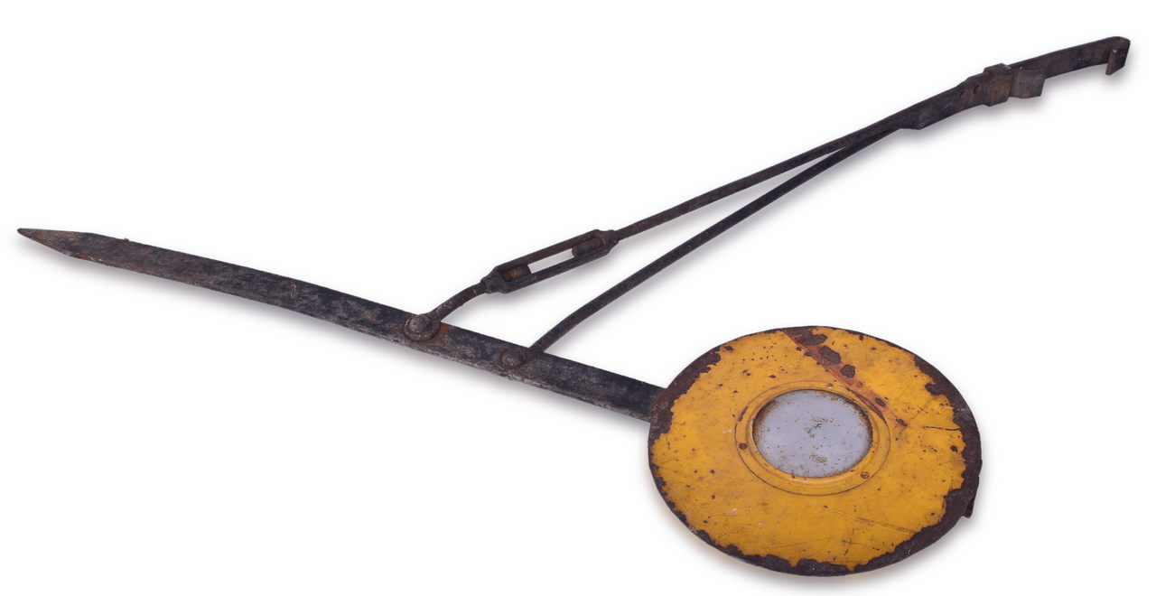 5549 - Norfolk and Western Railroad Permanente Speed Restriction Marker thumbnail