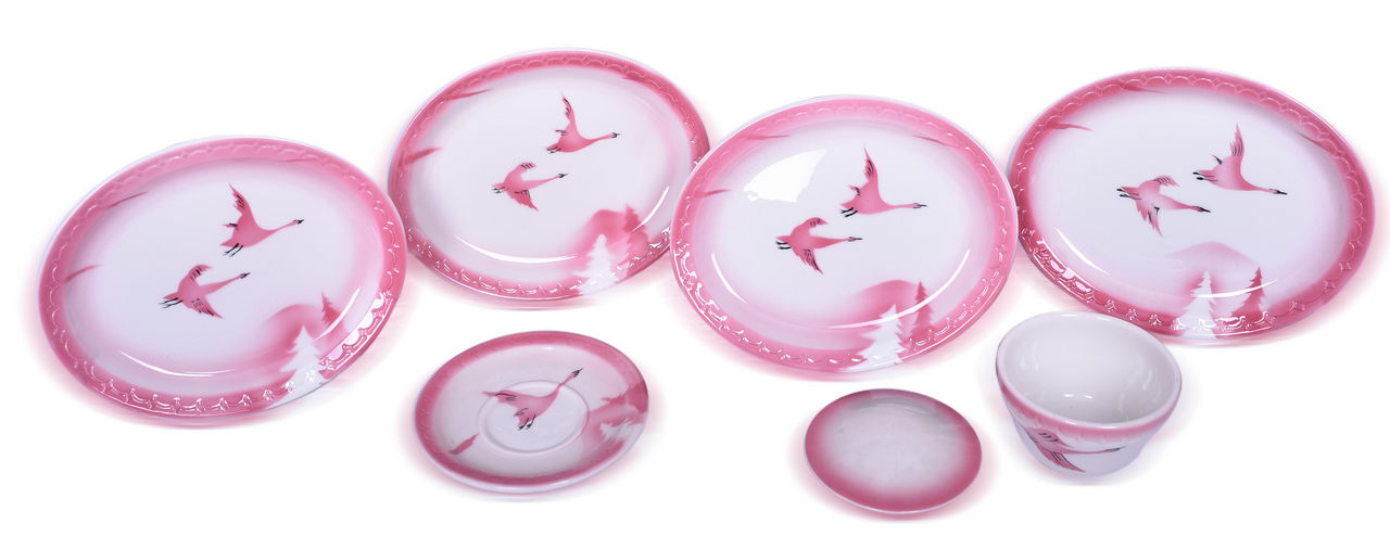 5559 - Chicago, Milwaukee, St. Paul & Pacific Railroad China Traveler Bouillon Cup with Lid, Saucer, and Four Oval Plates thumbnail