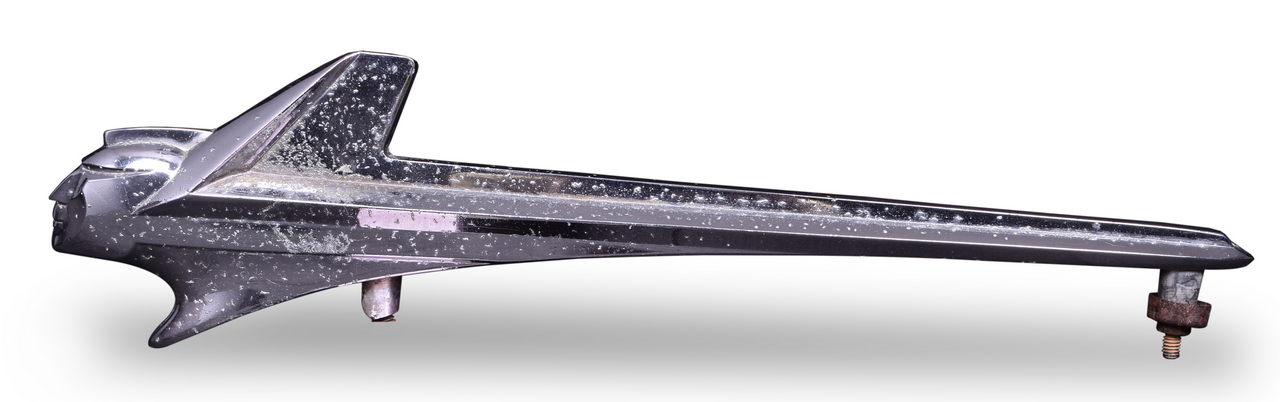 7014 - 1952 Chrome Pontiac Hood Ornament thumbnail