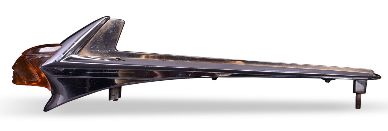 7020 - 1952 Deluxe Chrome Pontiac Hood Ornament thumbnail