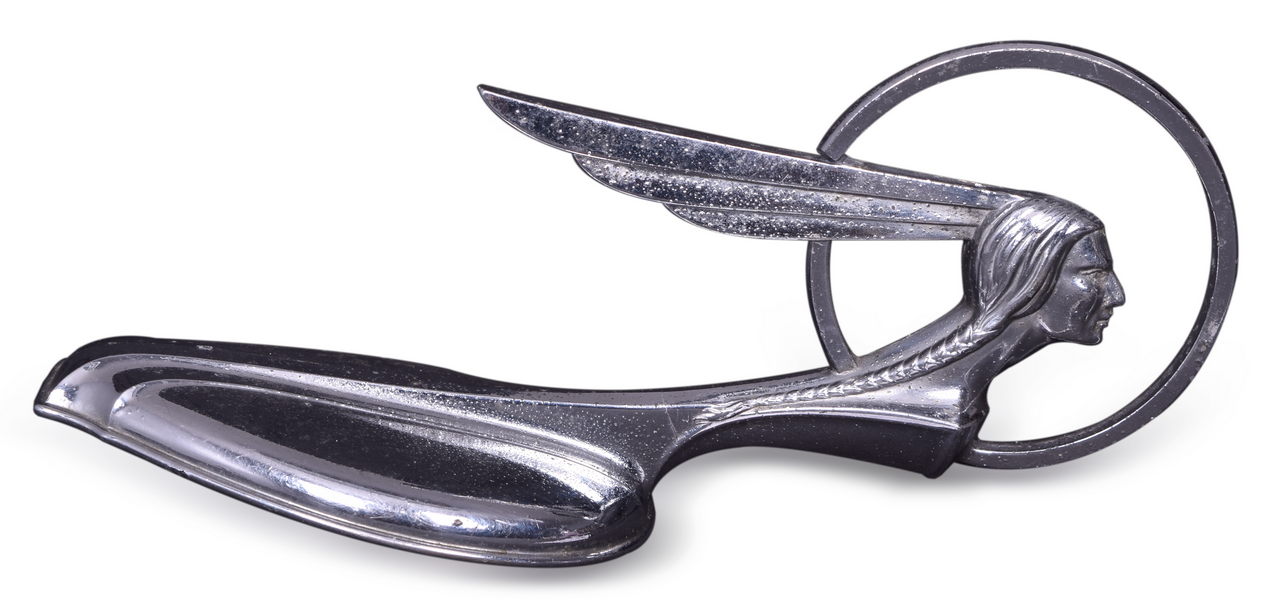 7106 - 1934 Pontiac Indian Head Oval Cap Hood Ornament thumbnail