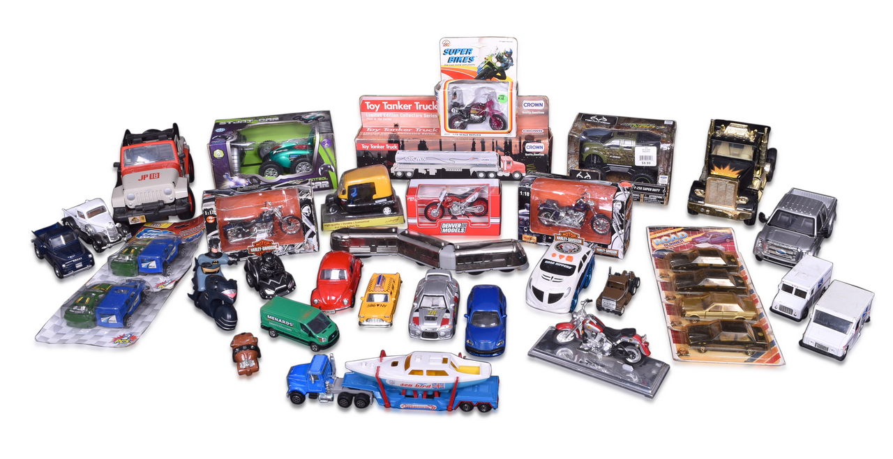 7123 - Group of Thirty-Four Assorted Die Cast and Plastic Toy Cars, Trucks, and Motorcycles - Harley Davidson, Maisto, Nylint, Jada, Ford, BMW, Jeep, Chrysler, Realtree, and More thumbnail