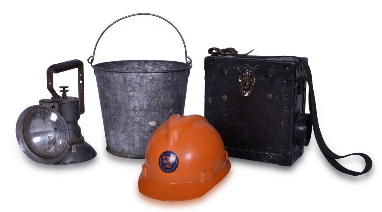 8060 - Four Assorted Railroad Items - Chicago Burlington and Quincy Field Telephone, Missouri Pacific Hard Hat, C&O Tin Bucket, and Oxweld Carbide Lamp thumbnail