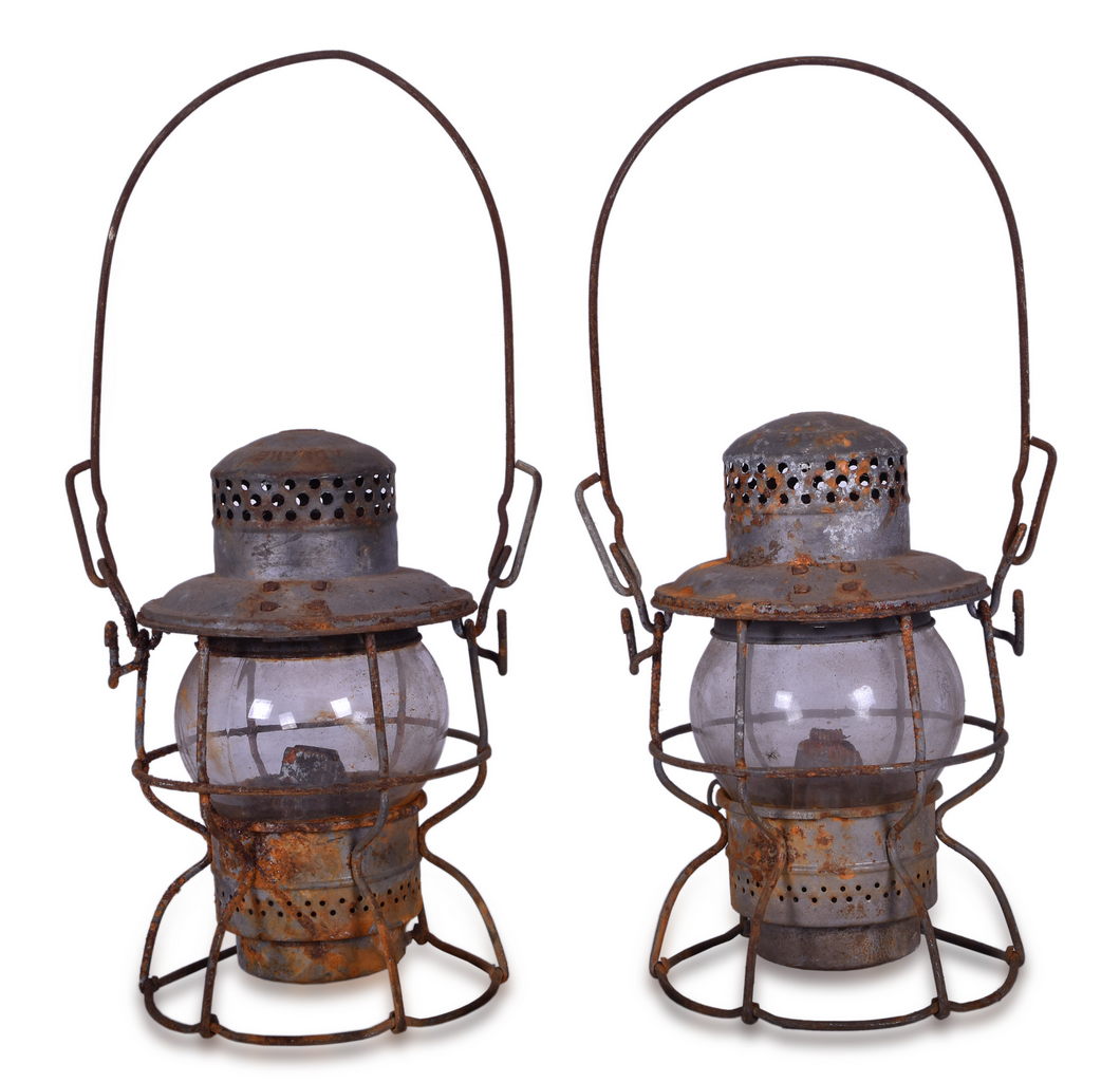 8272 - Pair of Adlake Kero Penn Central Railroad Lanterns thumbnail