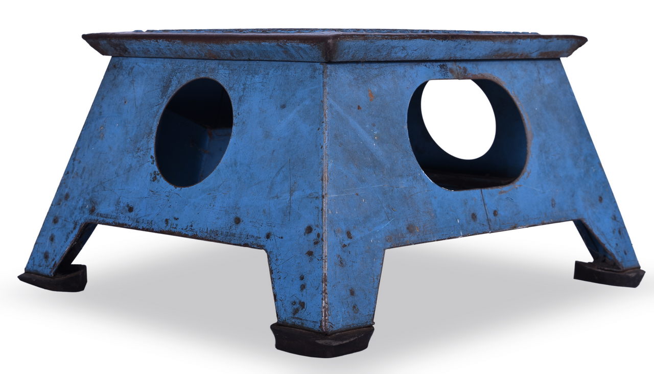 8288 - Unmarked Railroad Passenger Car Step Box thumbnail