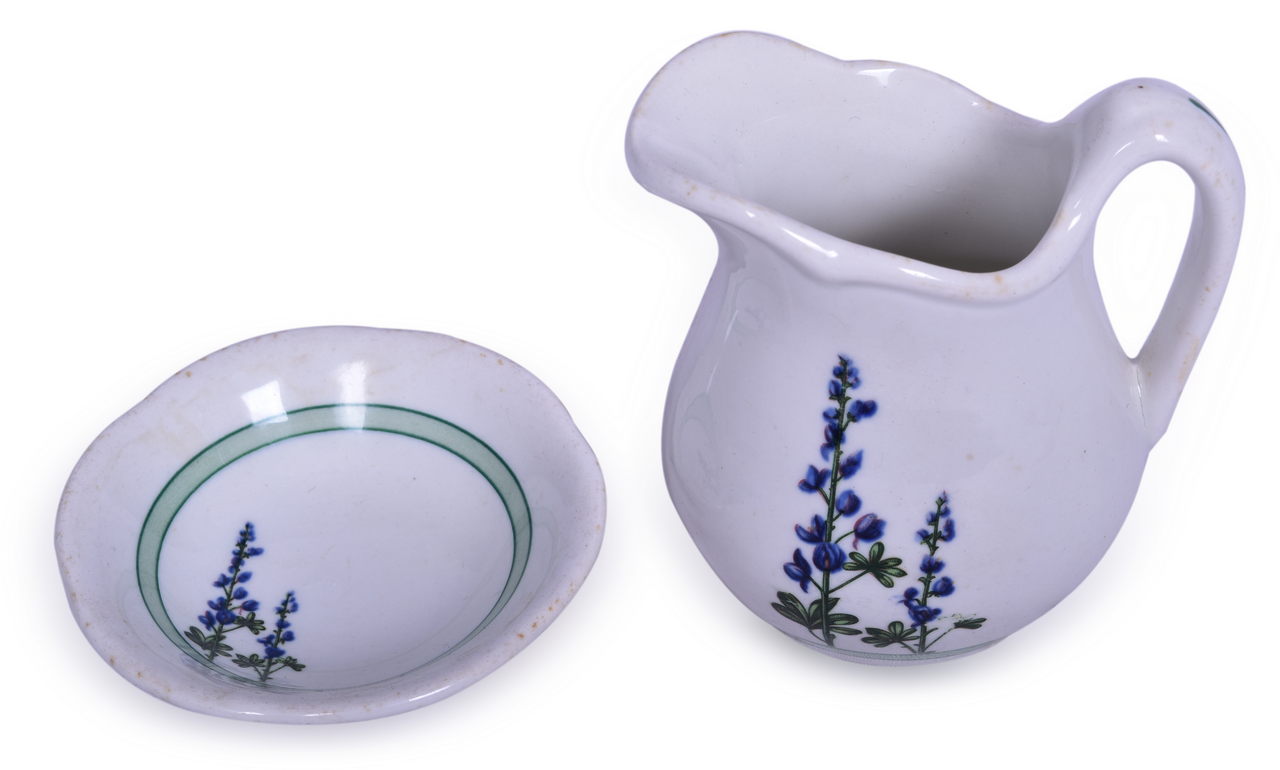 8375 - Two Pieces of Missouri, Kansas, and Texas Railroad China Bluebonnet Creamer and Dish thumbnail
