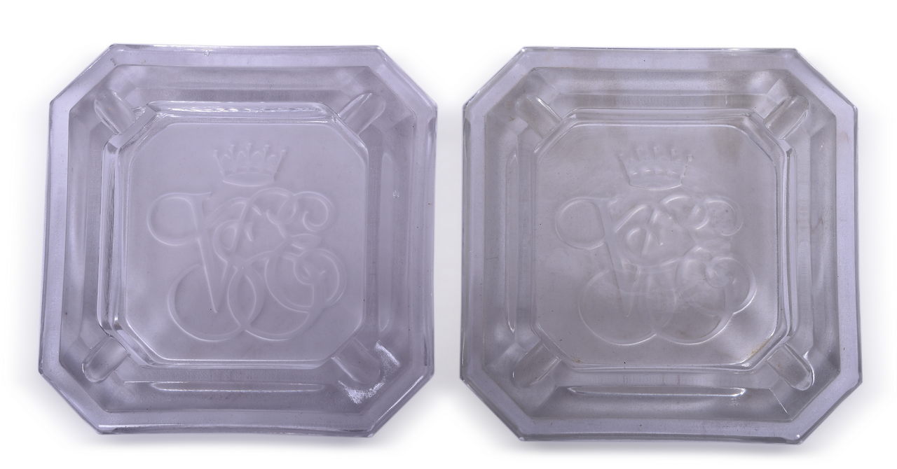 8421 - Pair of VSOE Venice Simplon Orient Express Railroad Glass Ash Trays thumbnail