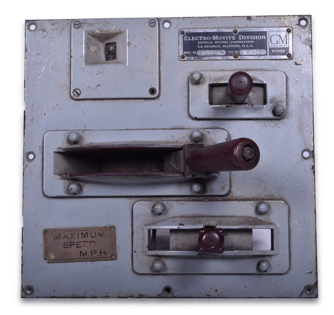 8426 - Electro-Motive Division Diesel locomotive Controller / Throttle / Reverser Assembly thumbnail