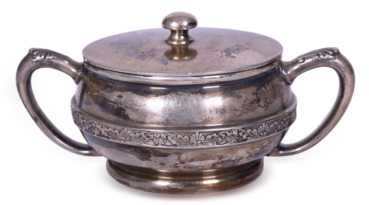 8584 - Reed & Barton Denver & Rio Grande Western Railroad Curecanti Double Handled Sugar Bowl With Lid 9 OZ. thumbnail