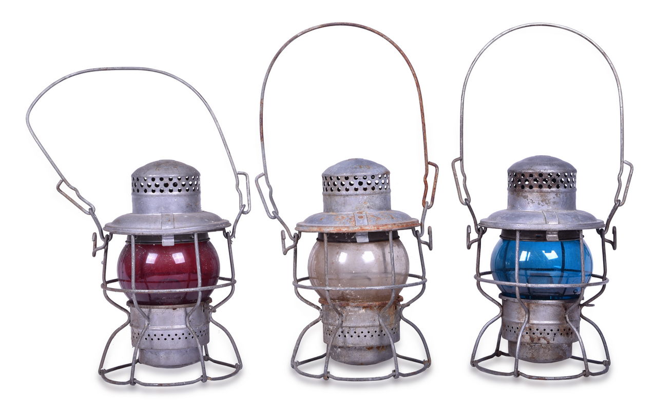 1139 - Three Adlake Kero Penn Central Railroad Lanterns - CNX Blue Globe, Unmarked Red Globe, And Clear Globe thumbnail