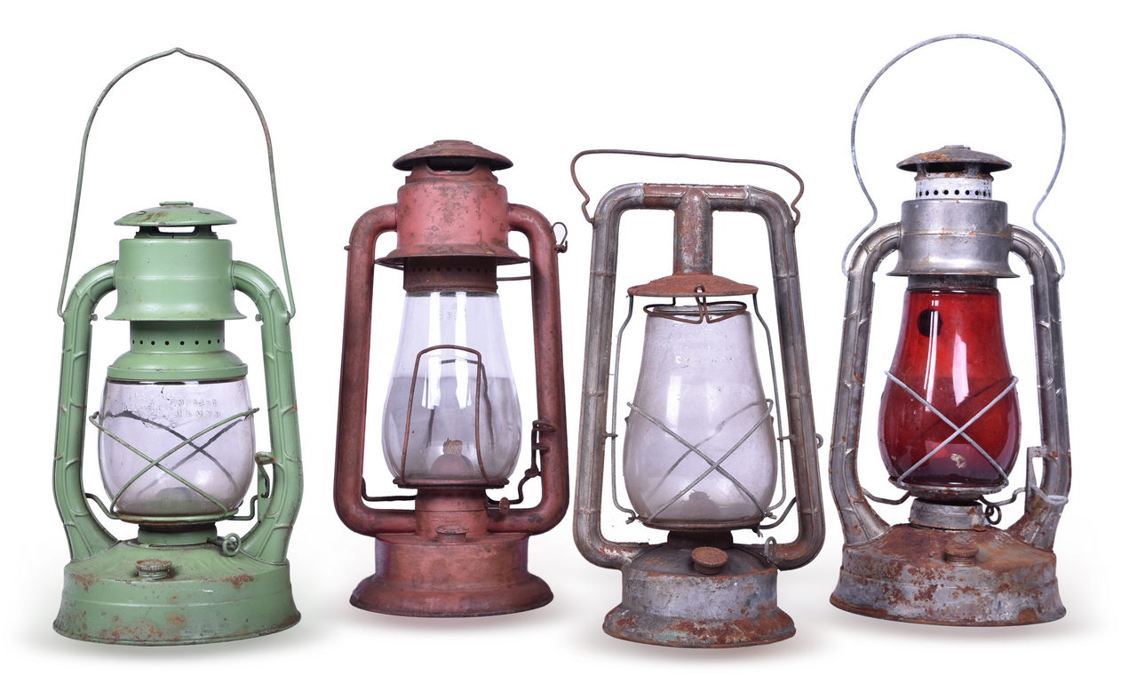 1145 - Four Railroad Lanterns - Rayo No. 77, Deitz No. 2 D-Lite, Dietz Monarch, And Dietz Blizzard thumbnail