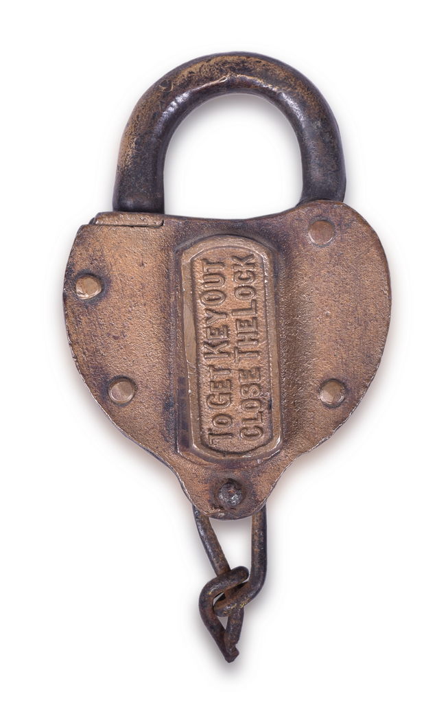 1152 - Toledo & Wabash Railway Cast Brass Heart Shaped Lock thumbnail