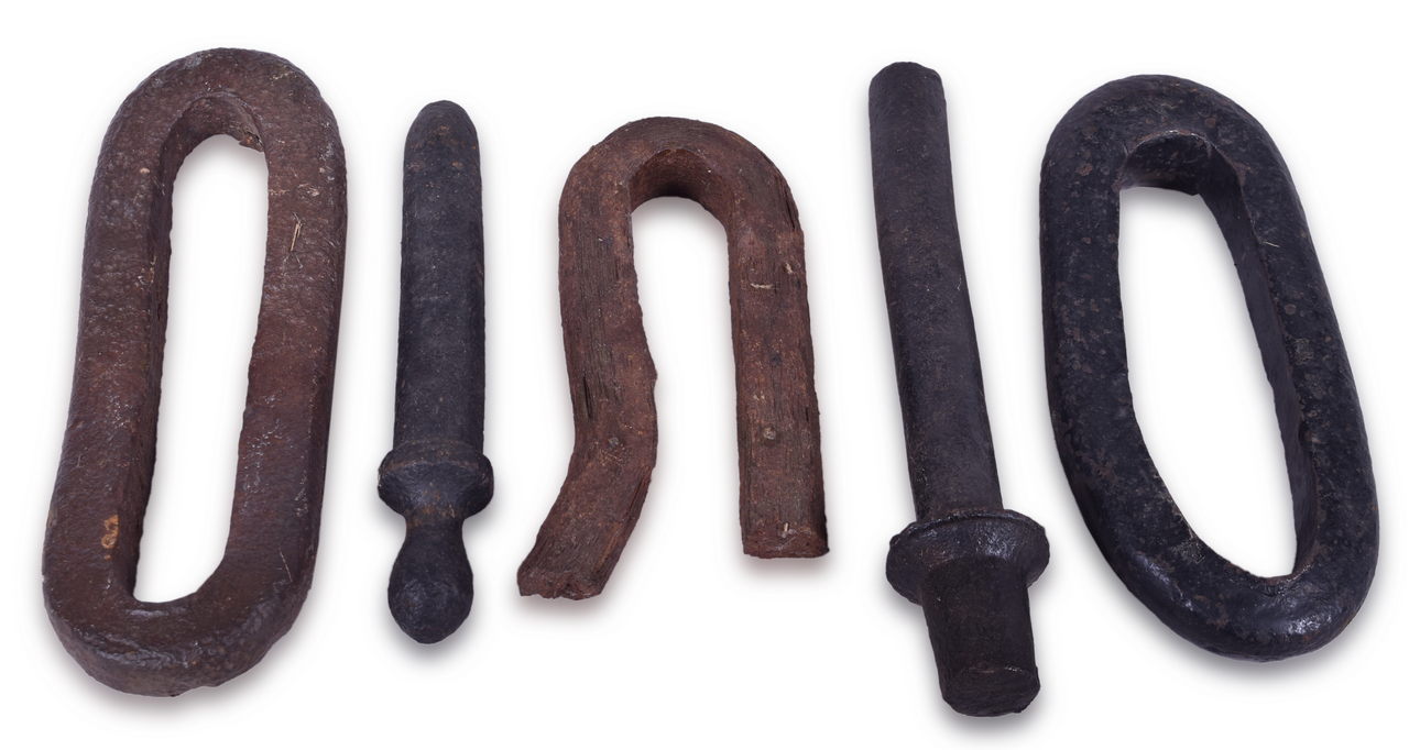 1237 - Five Early Railroad Link and Pin Coupler Parts thumbnail