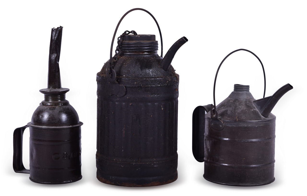 1245 - Three Pieces of Railroad Tin Ware - Chesapeake & Ohio Kerosene Can, Lake Shore & Michigan Southern Kerosene Can, and Unmarked Oil Can thumbnail