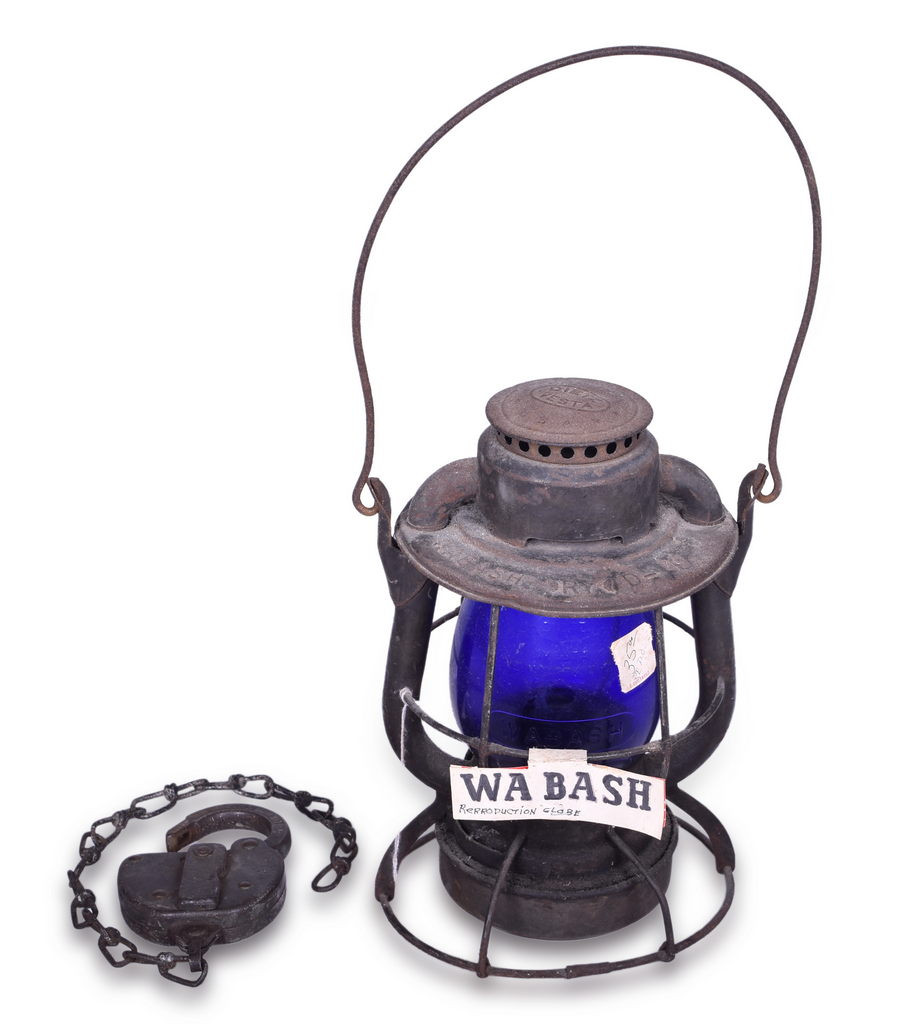 1264 - Dietz Vesta Wabash Railway Lantern w/ Dietz Blue Globe and FS Hardware Steel Switch Lock thumbnail