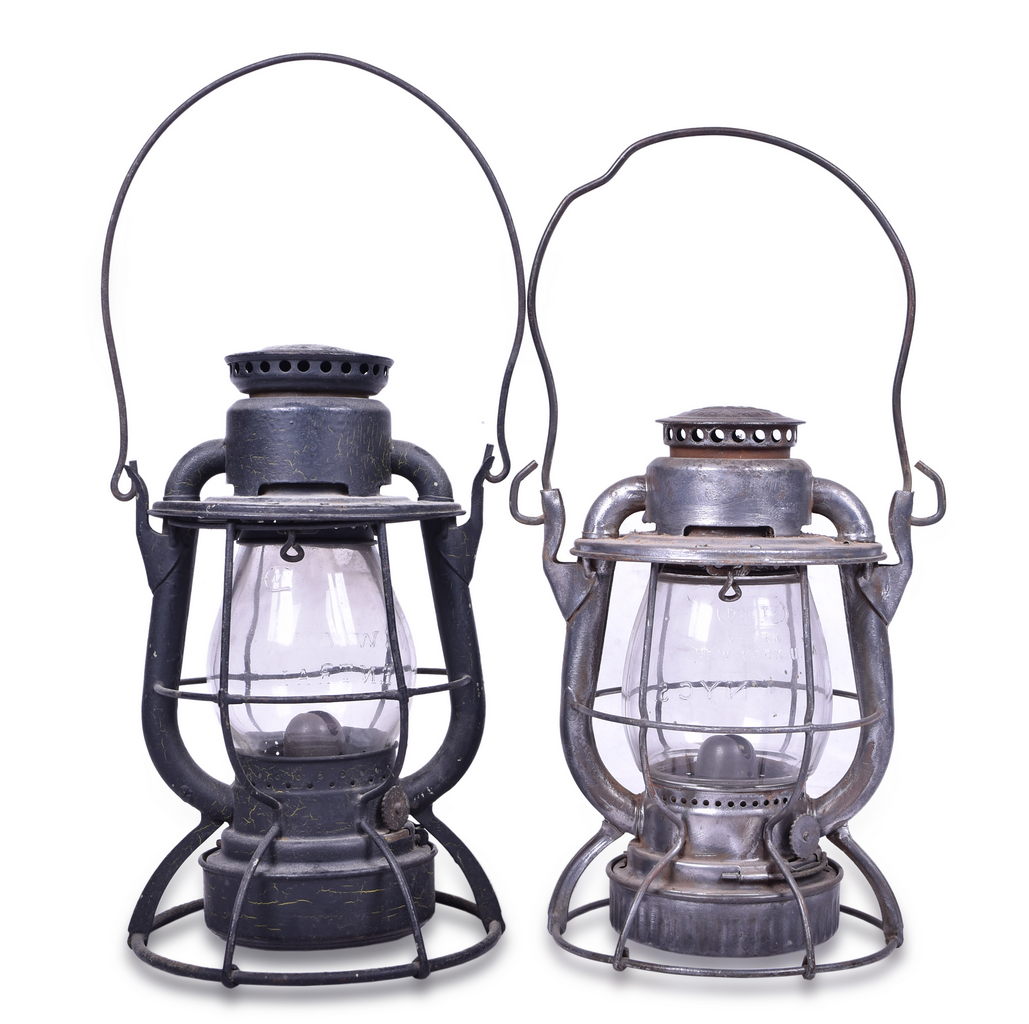 1265 - Pair of Dietz Vesta New York Central Railroad Lanterns w/ CNX Clear Globes thumbnail