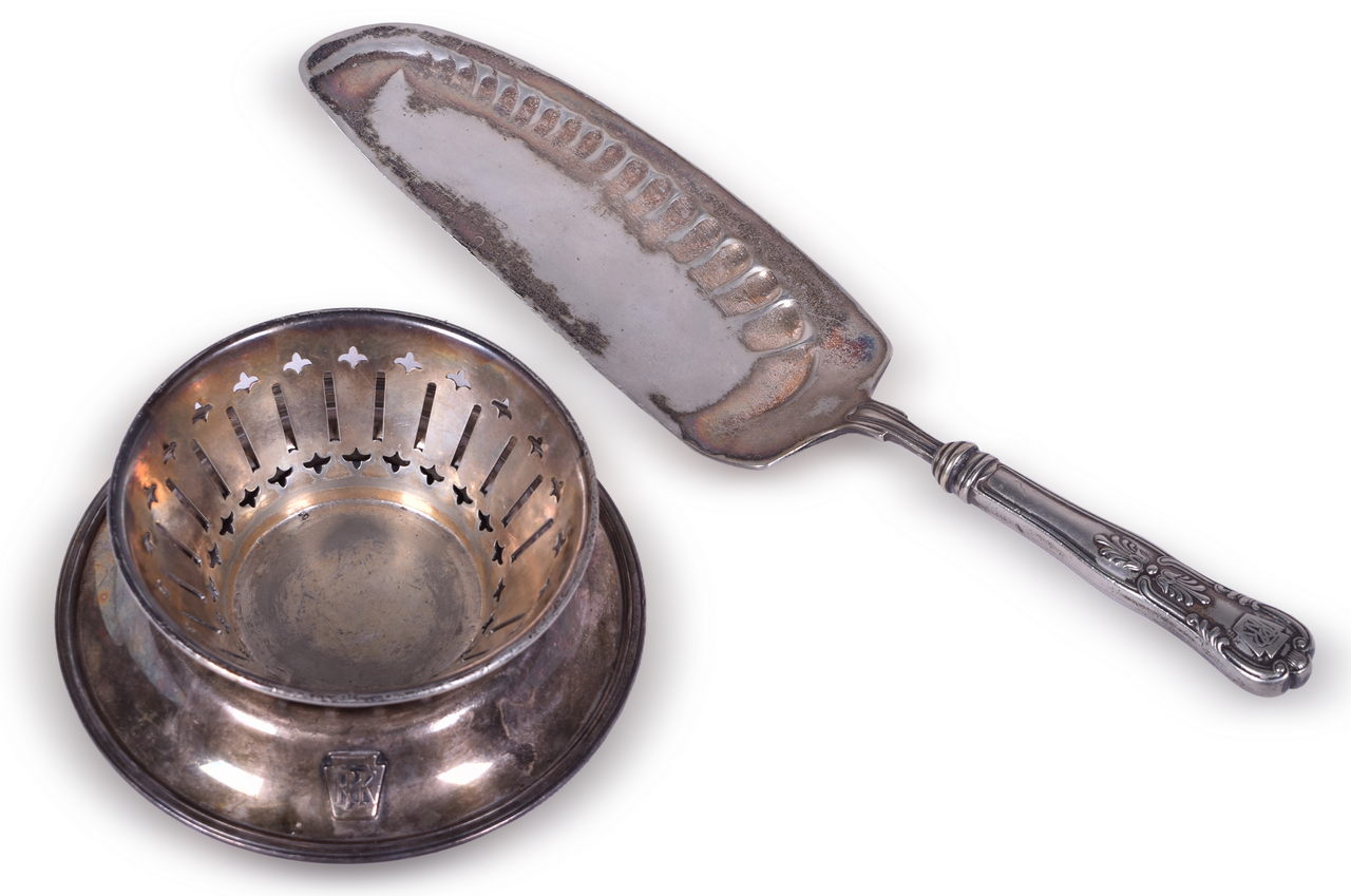 1417 - Three Pieces of Pennsylvania Railroad Dining Car Silver - Crumb Tray, Collar, and Finger Bowl Frame thumbnail