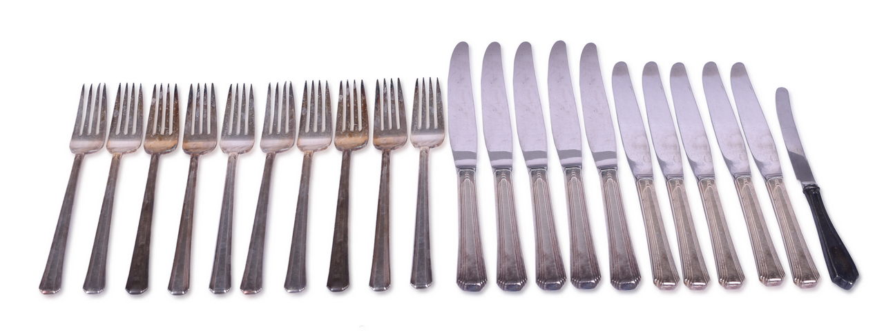1421 - Twenty-One Pieces of Southern Pacific Railroad Silver Flatware - Grecian, Broadway, and American Knives and Forks thumbnail
