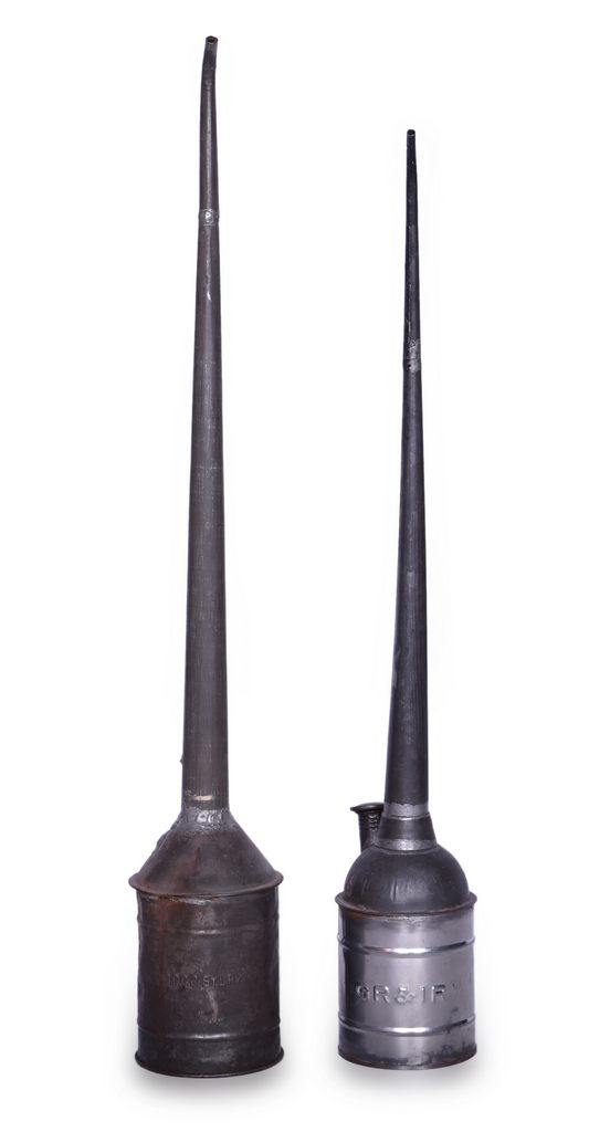 1621 - Pair of Tall Railroad Oil Cans - Grand Rapids & Indiana Railroad and Cleveland, Cincinnati, Chicago & St. Louis Railway thumbnail