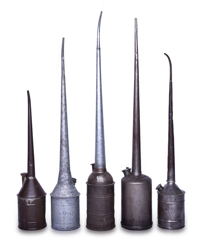 1631 - Five Tall Railroad Oil Cans - Baltimore & Ohio, Chicago & North Western, Chicago Milwaukee & St. Paul, and Unmarked thumbnail