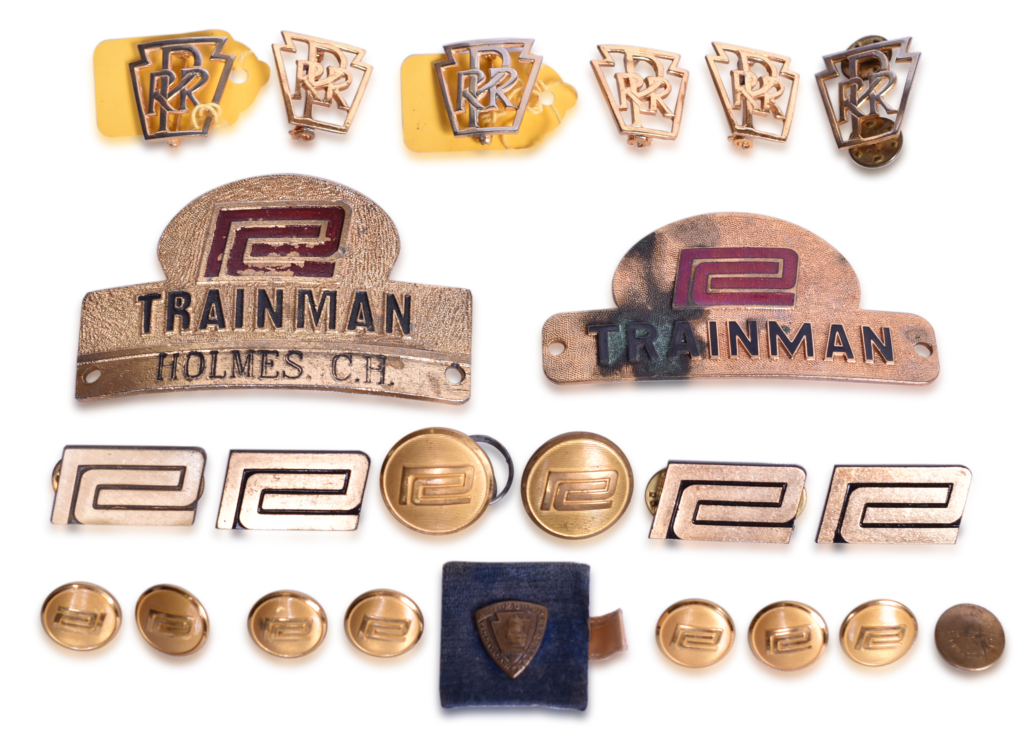 2157 - Penn Central and Pennsylvania Railroad Cap Badges, Uniform Pins, and Buttons thumbnail