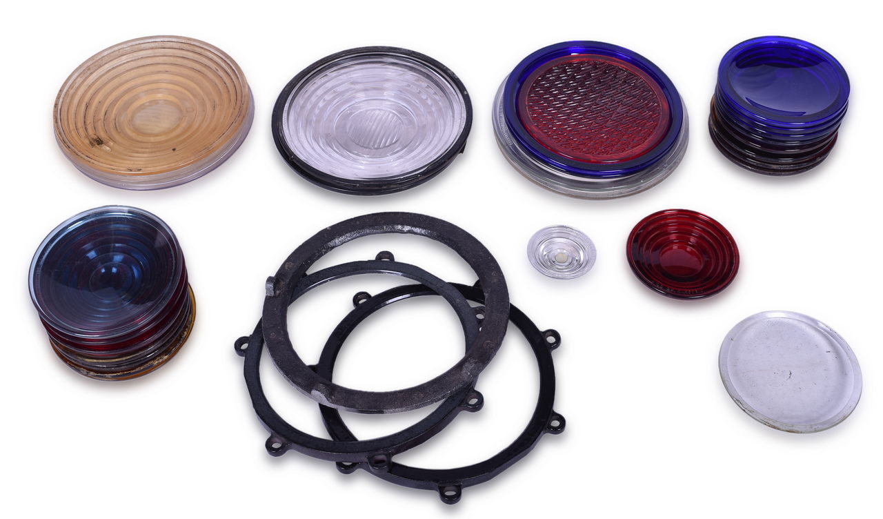 2246 - 27 Railroad / Traffic Signal and Lamp Lenses - Glass and Plastic - General Signal, Kopp, Corning thumbnail
