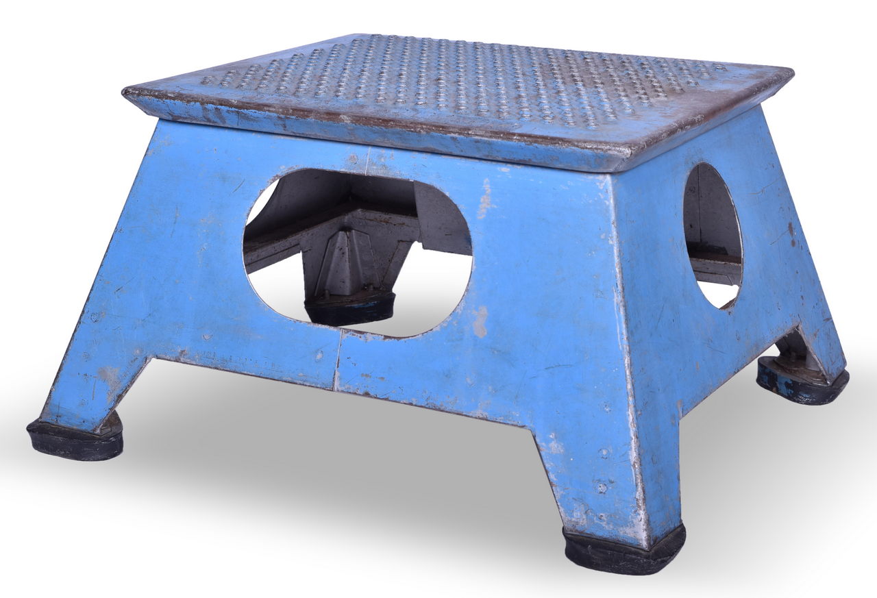 2659 - Unmarked Steel Railroad Full Passenger Car Step Box thumbnail