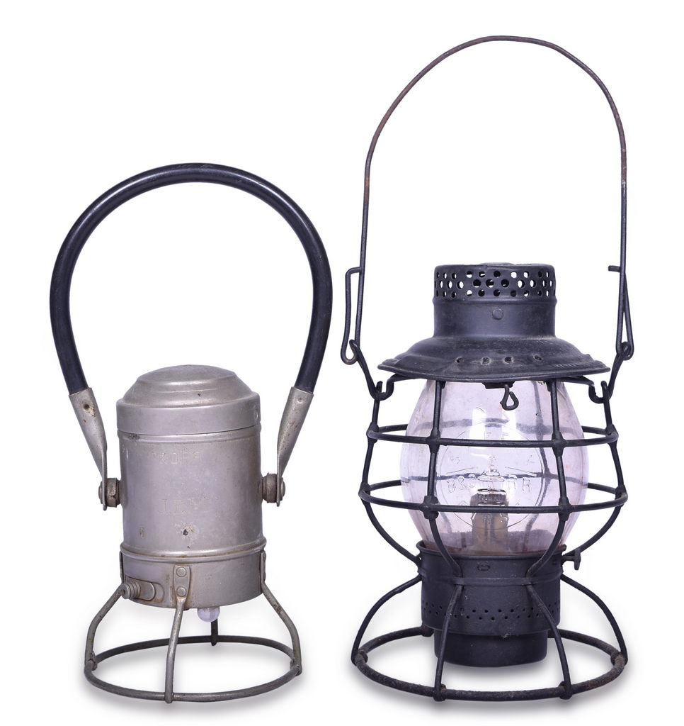 2054 - Adams & Westlake B&O Railroad Reliable Lantern w/ Clear Cast Capitol Dome Globe and Star B&O Battery Lantern thumbnail