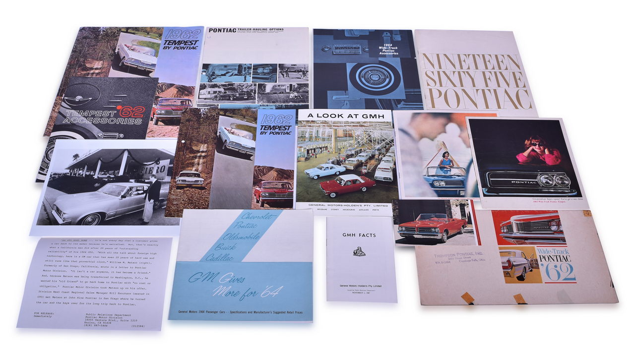 3400 - Thirteen 1962-1967 Pontiac Promotional Brochures and Photo - Tempest, Lemans, GTO, Holden, etc. thumbnail