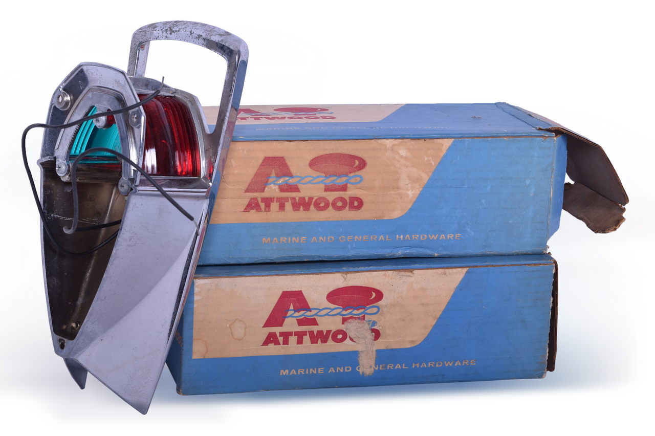 3541 - Pair of Attwood Marine Hardware Chrome Bow Lights No. 9000 With Original Boxes thumbnail