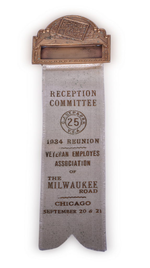 3052 - 1934 Milwaukee Road Veteran Employee Association - Brass Badge w/ Ribbon thumbnail