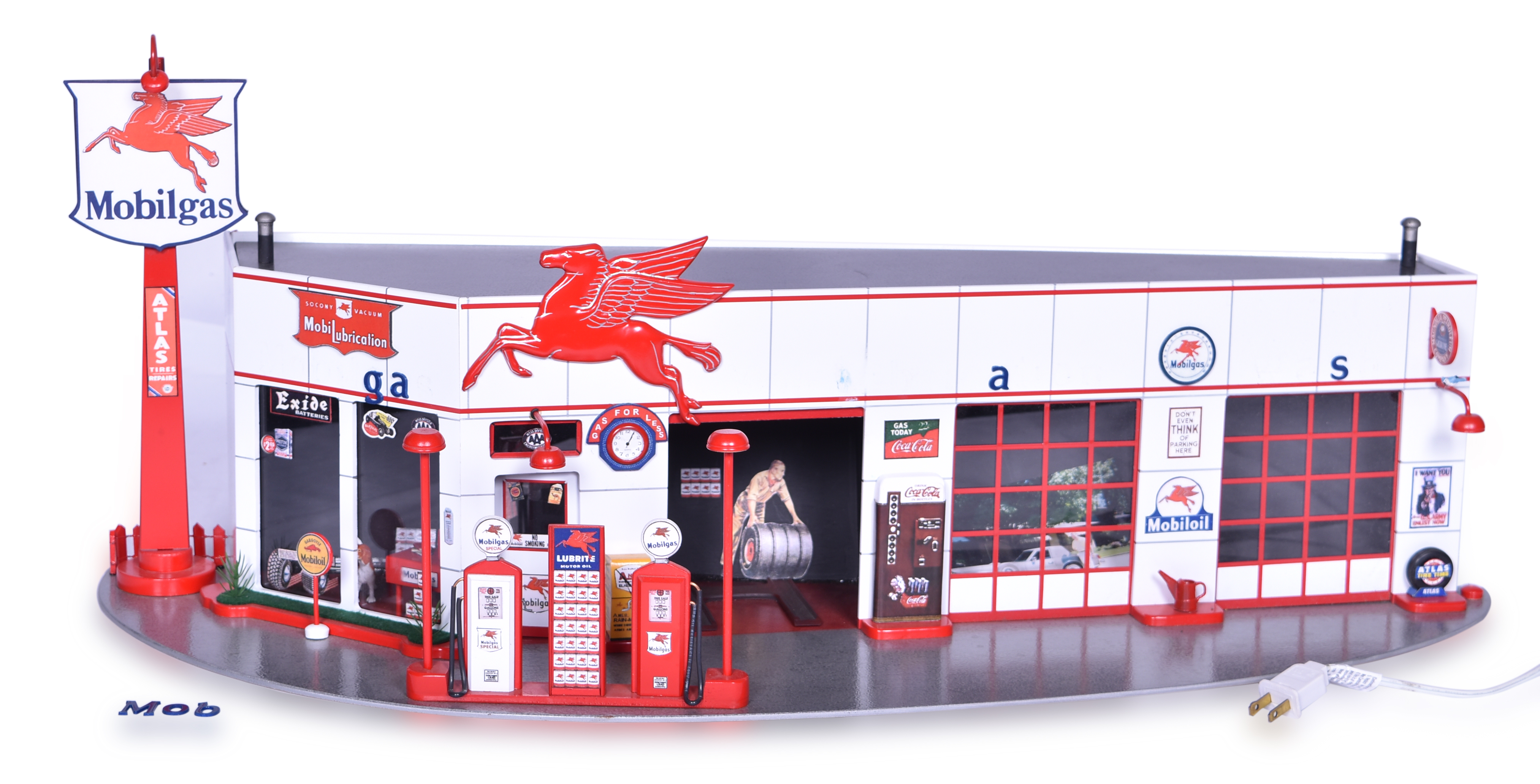 3697 - Mobilgas / Mobiloil Service / Filling Gas Station Diorama thumbnail