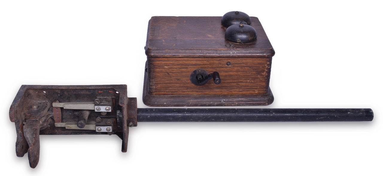 3199 - Kellogg Wooden Oak Hand Crank Wall Telephone Ringer Box and Foot Pedal thumbnail