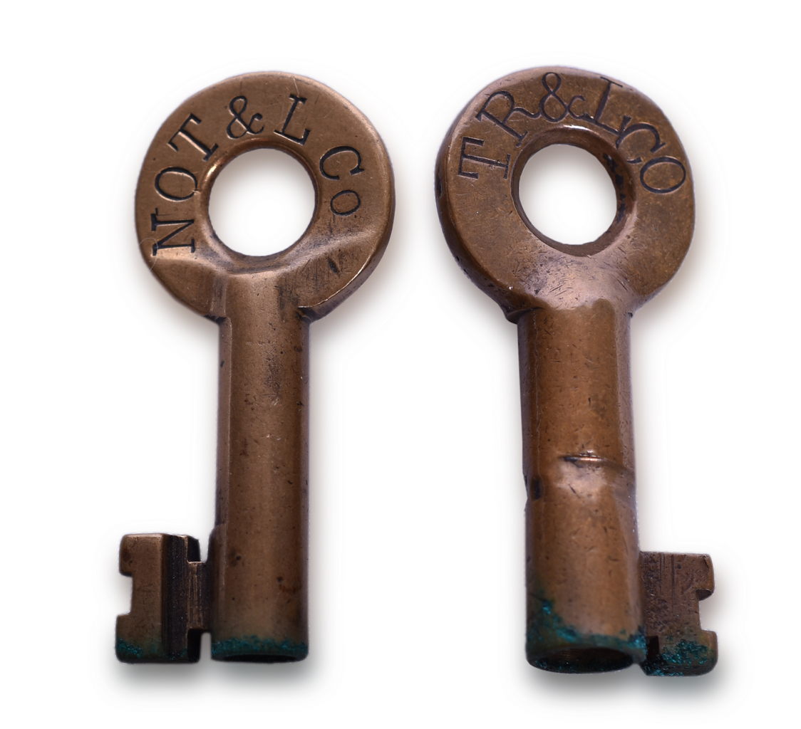 3206 - Pair of Brass Keys - Northern Ohio Traction & Light Co. and Toledo Railway & Light Company thumbnail